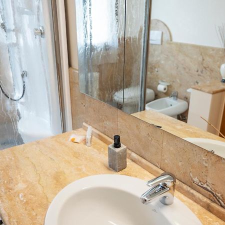 Le Rose - Suites E Breakfast A 5 Min Dal Mare E Misano World Circuit Misano Adriatico Εξωτερικό φωτογραφία
